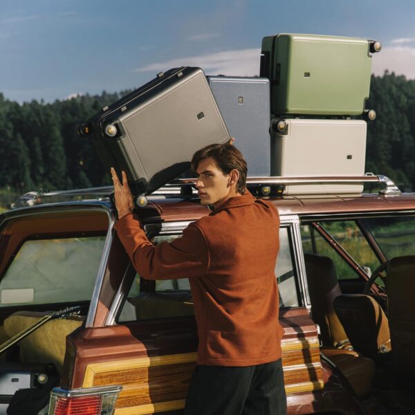 Travel in Style: LEVEL8 20-Inch Carry-On Luggage Review Travel in Style: LEVEL8 20-Inch Carry-On Luggage Review